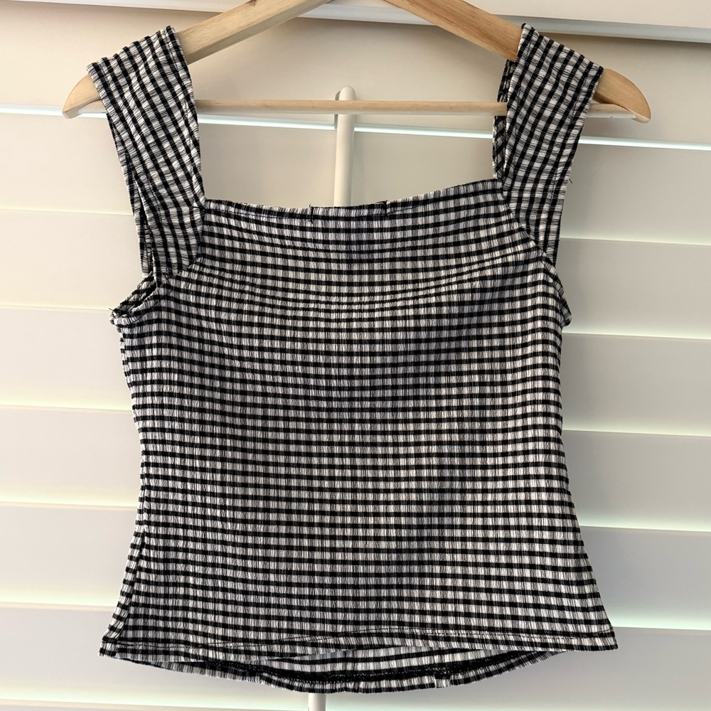 Forever 21 Black and White Fitted Tank Top - Picture 2 of 3